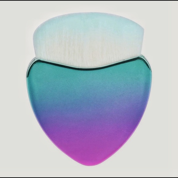 Shiny Ombré Foundation Brush - Picture 3 of 5